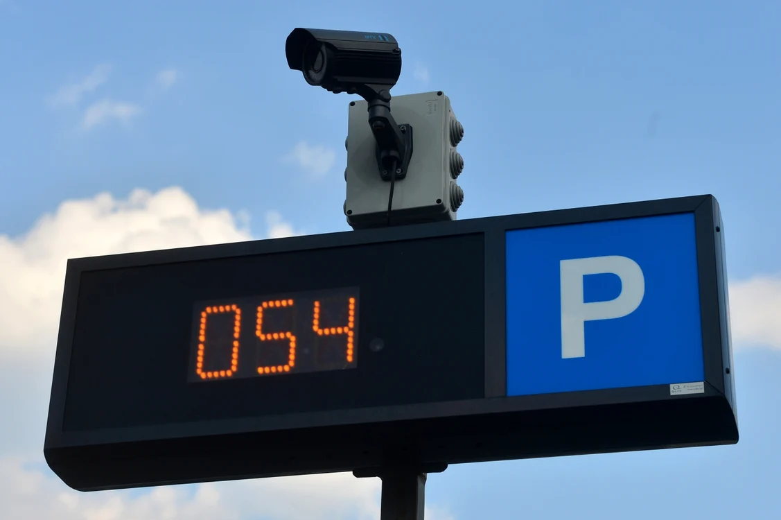 Oprescu declara că parcarea de la Universitate va fi gata în  cursul lunii septembrie FOTO Mediafax