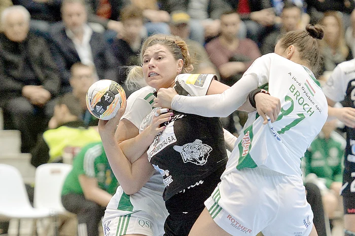 
    Oana Manea e una  dintre jucătoarele de  bază ale româncelorFOTO: Mediafax   