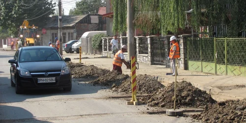 Lucrările fac parte dintr-un amplu proiect de modernizare a reţelei de gaze Foto: Alex Călinoiu