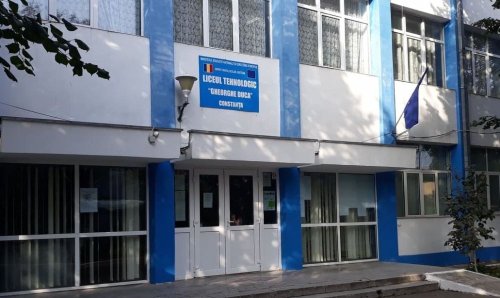 A fost activat Planul Roșu de Intervenție la un liceu din Constanța. Mai mulți elevi au fost transportați la spital