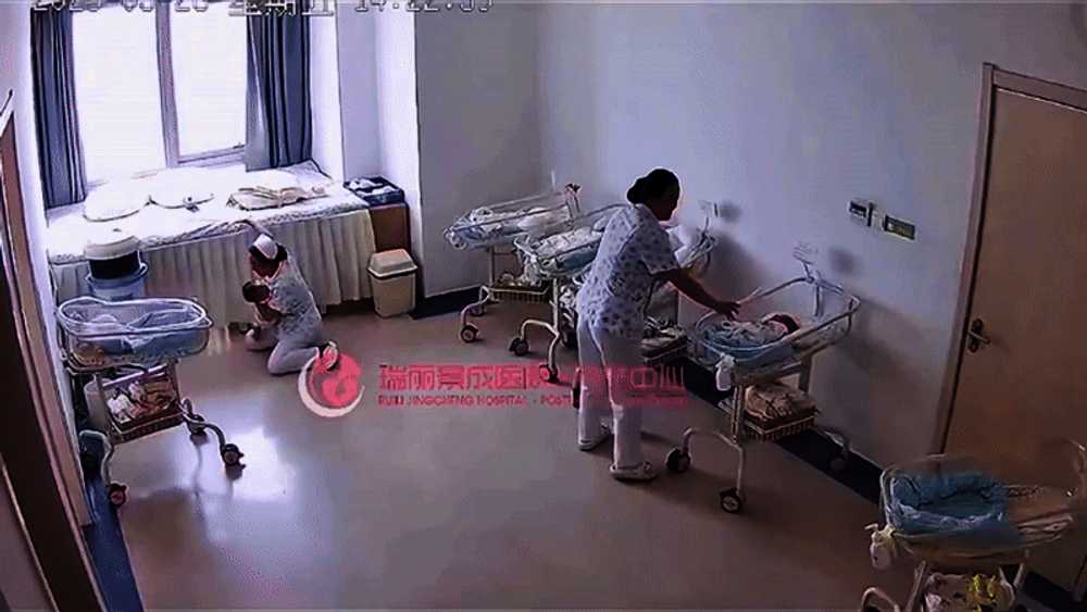 Imagini dramatice din Myanmar: bebeluși salvați într-o maternitate, în timpul cutremurului. O femeie a născut pe o stradă la Bangkok