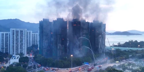 Incendiu complex Hong Kong FOTO: X/@ShubhamQuest