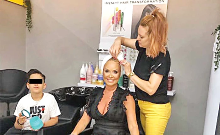 În timp ce Vica s-a coafat, şi fiul ei a avut parte de un răsfaţ total