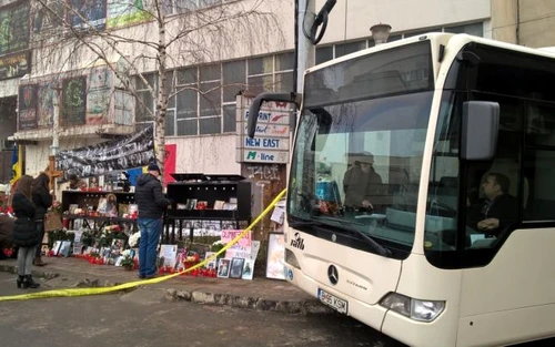 Cristina Sulivan și autobuzul de la ColectivFoto: adevarul.ro