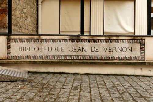 1 bibliotheque jean de vernon jpg jpeg