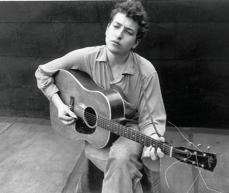 
		    
		    
		    
		    
		    
		    
		    
		    
		    
		    
		    Bob Dylan îşi va lansa cel de-al 35-lea album de studio                                                  FOTO: Facebook																								