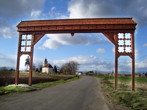 Între ţări: poduri sau garduri? png