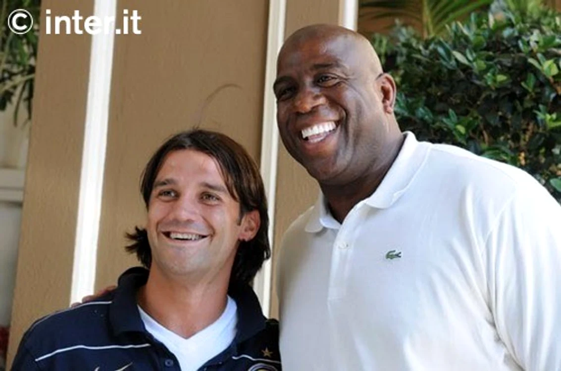 FOTBAL: Chivu s-a pozat cu Magic Johnson
