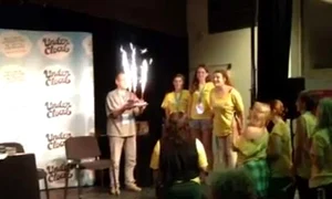 claudiu bleont cu tortul in mana jpeg