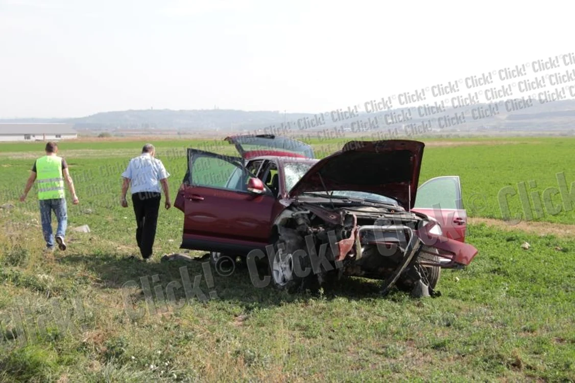 Motoscuteristul a murit în urma impactului cu automobilul ISU. (Foto: Cezar Pădurariu)