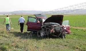 Motoscuteristul a murit în urma impactului cu automobilul ISU  (Foto: Cezar Pădurariu) jpeg