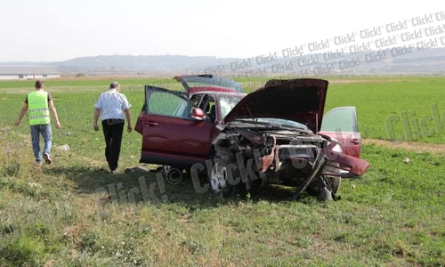 Motoscuteristul a murit în urma impactului cu automobilul ISU  (Foto: Cezar Pădurariu) jpeg