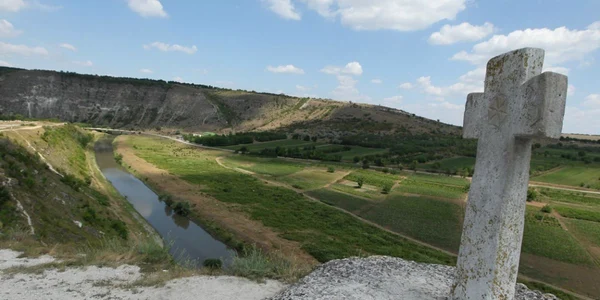 Vedere a împrejurimilor Orheiului Vechi