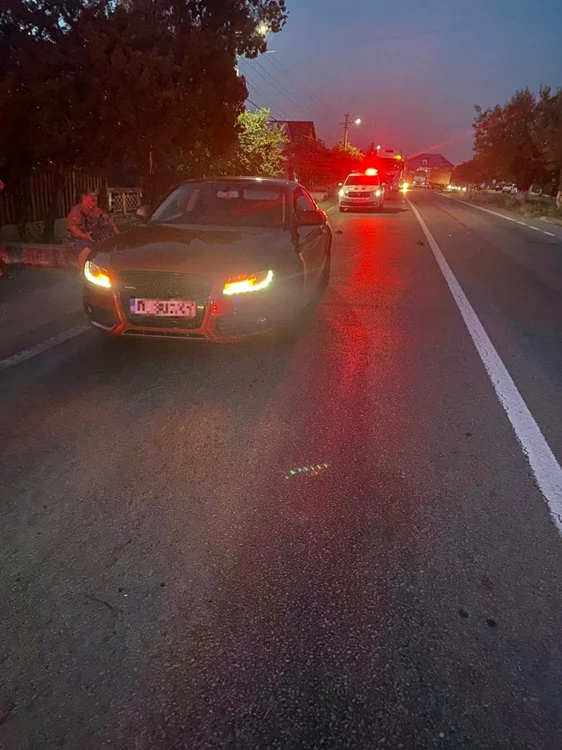 Pietonul a fost rănit de un autoturism condus de un tânăr de 23 ani FOTO: martor