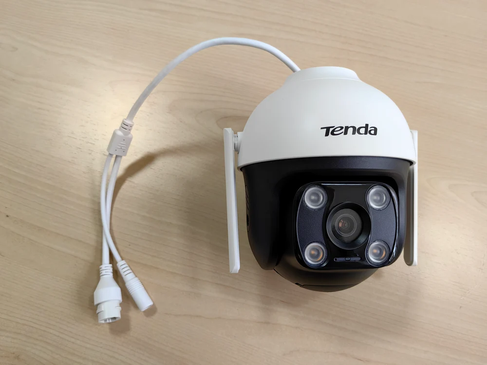 Tenda CH3-WCA, cameră de supraveghere 1080p pentru exterior. FOTO Adrian Pogîngeanu
