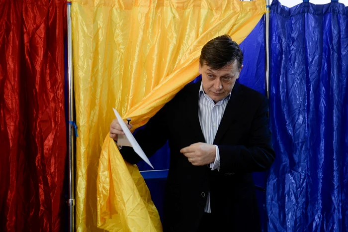 Crin Antonescu a votat ieri Foto: Mediafax