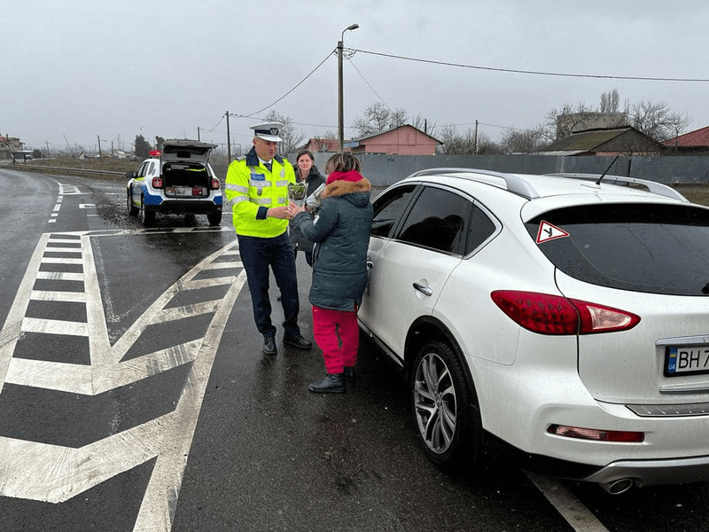 Lucrurile „mărunte” pe care trebuie să le ai în mașină. Amenda pentru ignorarea lor: 750 de lei