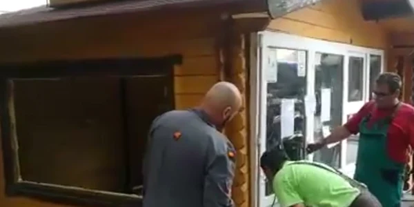  A început ridicarea chioşcurilor de pe domeniul public