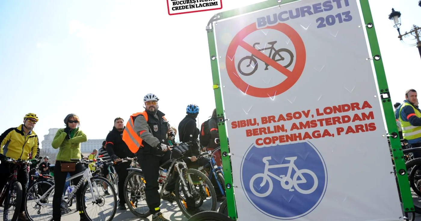 Peste 10.000 de biciclişti vor protesta sâmbătă FOTO Mediafax