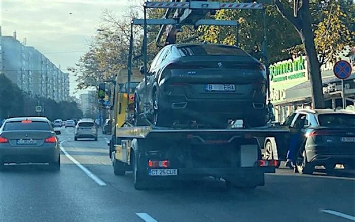 
    mașina de lux a Elenei Băsescu a fost ridicată după ce a fost parcată neregulamentar în Constanțafoto: Andreea Hahui / Dobrogea TV    