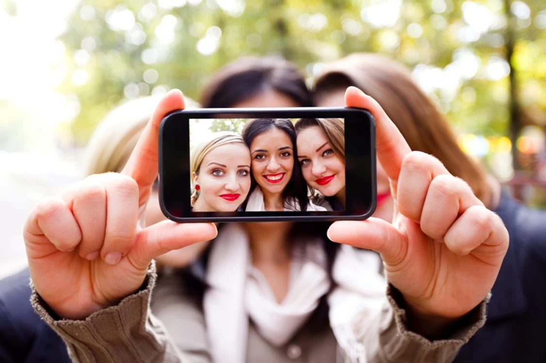Pentru fotografii reuşite, ai nevoie de un telefon cu o cameră foarte bună.