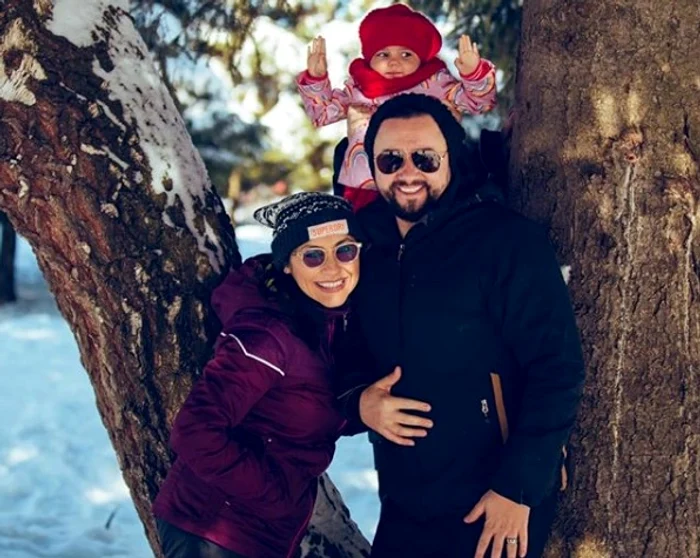 Anda şi Cătălin Măruţă, alături de fetiţa lor, Evafoto: Instagram