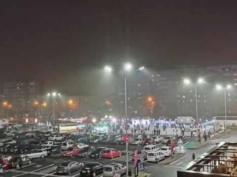 Patinoarul de la Shopping City Timişoara FOTO Both