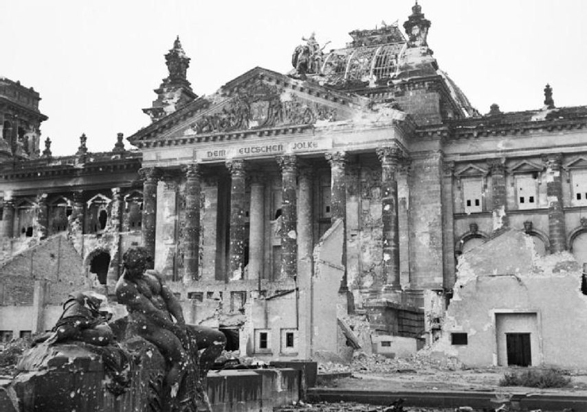 9 mai: Ziua în care s-a semnat capitularea necondiționată a Germaniei. Sfârșitul celui de-Al Doilea Război Mondial pe teatrul european de război 