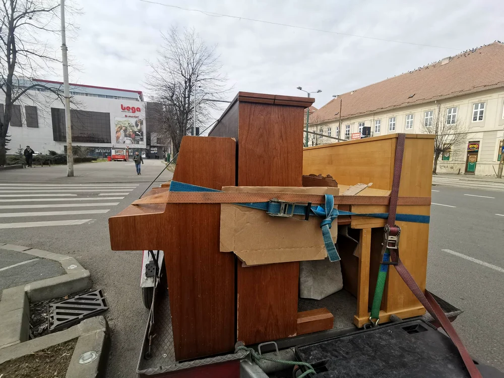 Un nou transport cu pianine a ajuns la Timișoara FOTO Ștefan Both
