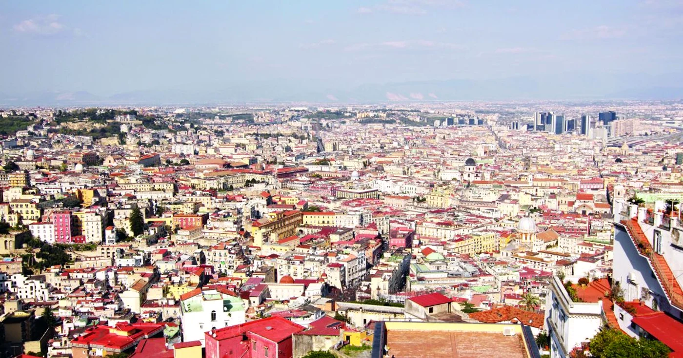 Panorama oraşului e presărată cu turle de biserici FOTO: Ina Zglavuţă-Prisăcaru