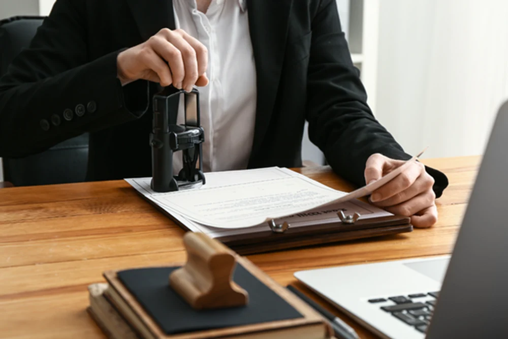 Ce trebuie să faci dacă ai de vândut un imobil în 2025. Ce ai de plătit și ce acte trebuie să pregătești