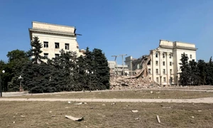 cladire bombardata administrati Herson, foto X jpg