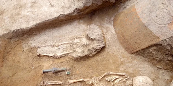 Mormant descoperit de arheologii din constanta foto Muzeul de Arheologie Constanta