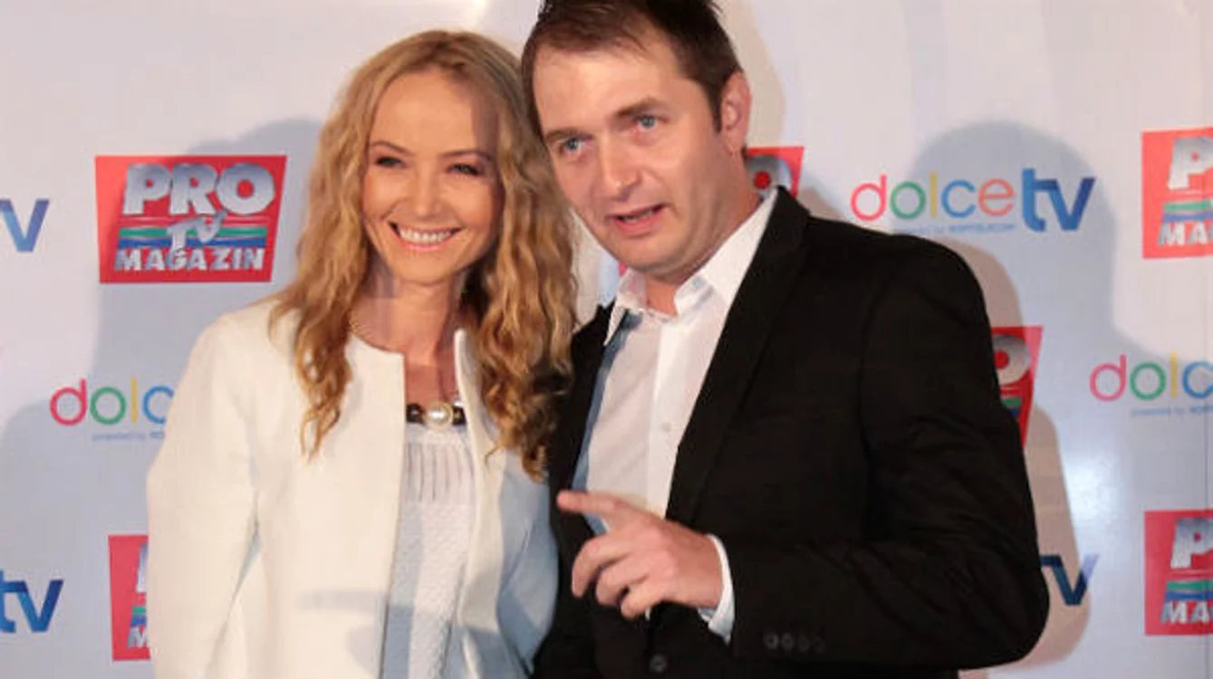 
    Adrian și Octavia formează un cuplu  