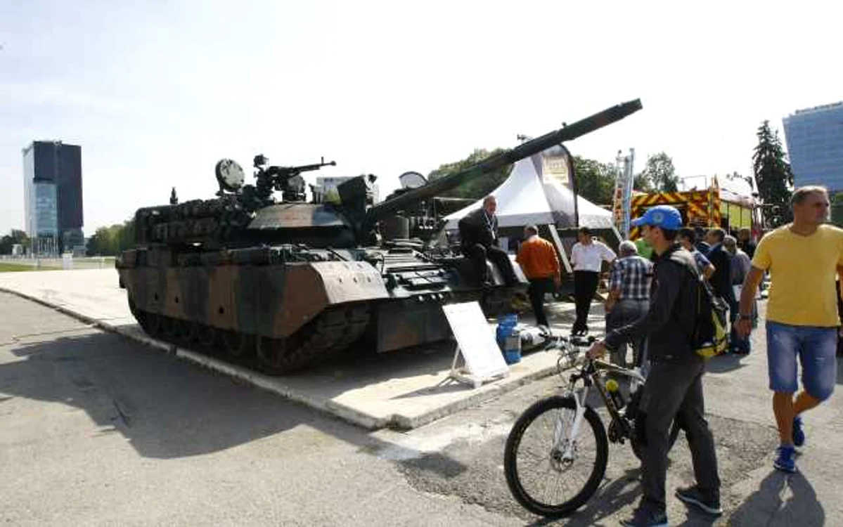 Expoziție armament/ FOTO:Arhiva