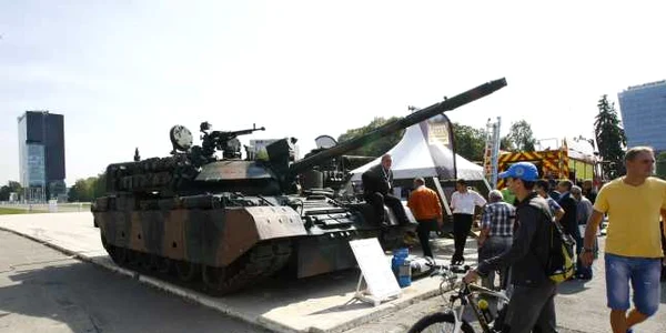 Producătorii de armament şi-au expus cele mai noi produse în cadrul ExpoMil 2013 FOTO Eduard Enea 