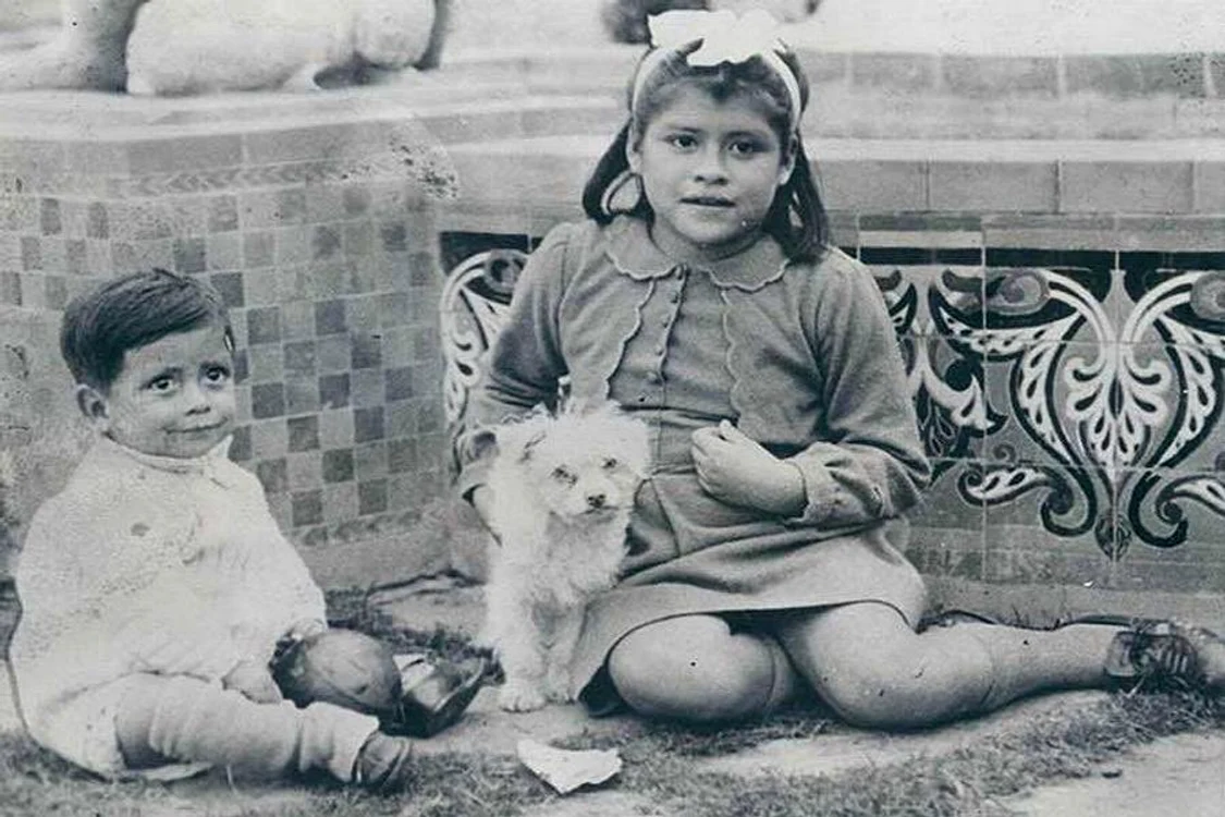 Lina Medina Vasquez și fiul său (1939) FOTO Twitter