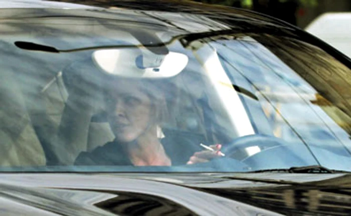 Vizibil încercănată, Alina Borcea a fost cât pe-aci să facă un accident pe Centura Bucureștiului