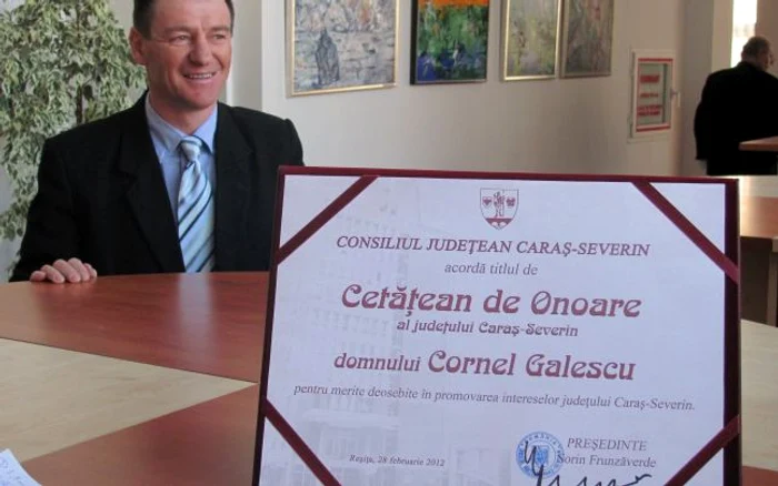 Cornel Galescu a primit diploma de cetățean de onoare al județului Caraș-Severin
