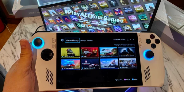 Consola de gaming Asus ROG Ally FOTO Adrian Pogîngeanu jpg