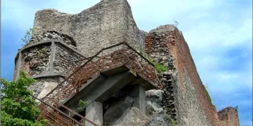 Până la cetatea Poienari sunt 1480 de trepte