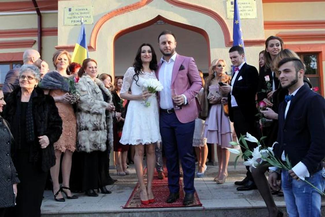 
    Claudia Pătăşcanu radiayă de fericire de când este mămicăFoto: Click!  
