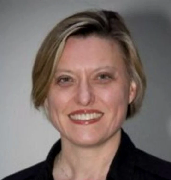 Angela Gibbins este directoare a Afacerilor Globale la British Council