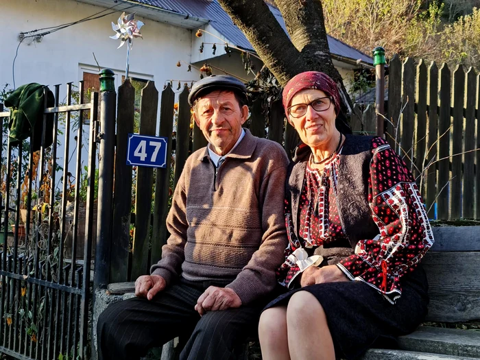 O căsnicie de o jumătate de veac. FOTO Școala Populară de Arte si Meserii Pitești