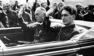 Mareșalul Ion Antonescu, alături de Horia Sima, conducătorul Mișcării Legionare GettyImages jpeg