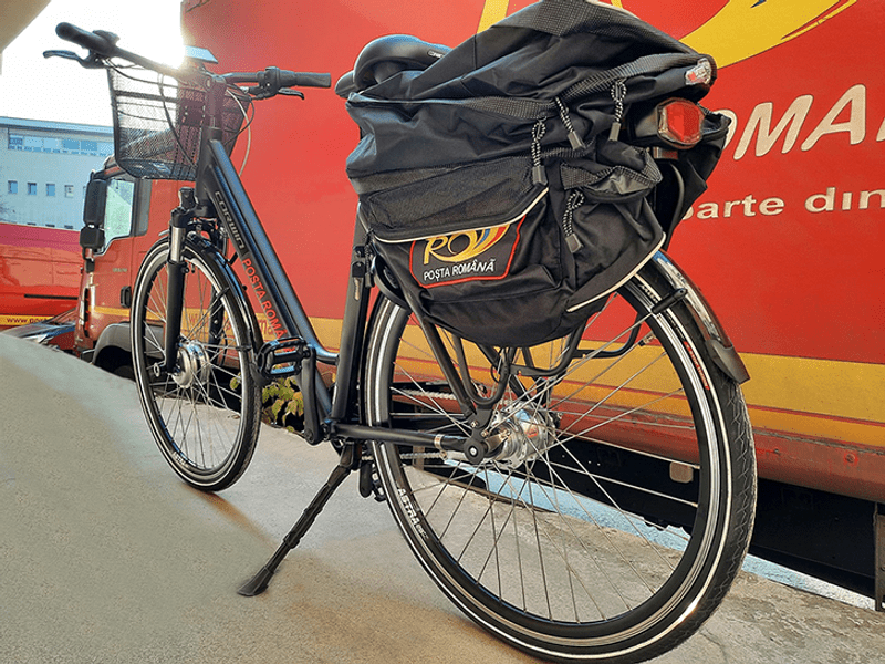 Poștașii din Vaslui au primit biciclete electrice. La ce viteză au fost limitate vehiculele