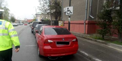 parcare persoane cu handicap