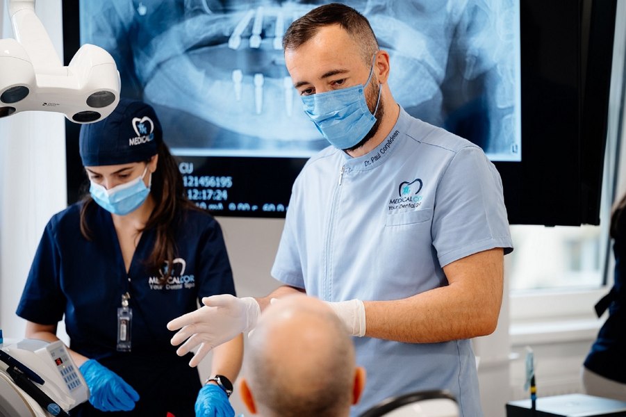 Premieră pe piața medicală din România. Tehnologie unică în lume de înlocuire totală a danturii în doar cinci zile