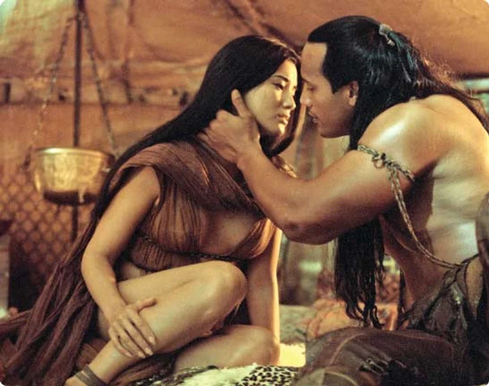 Dwayne Johnson si Kelly Hu