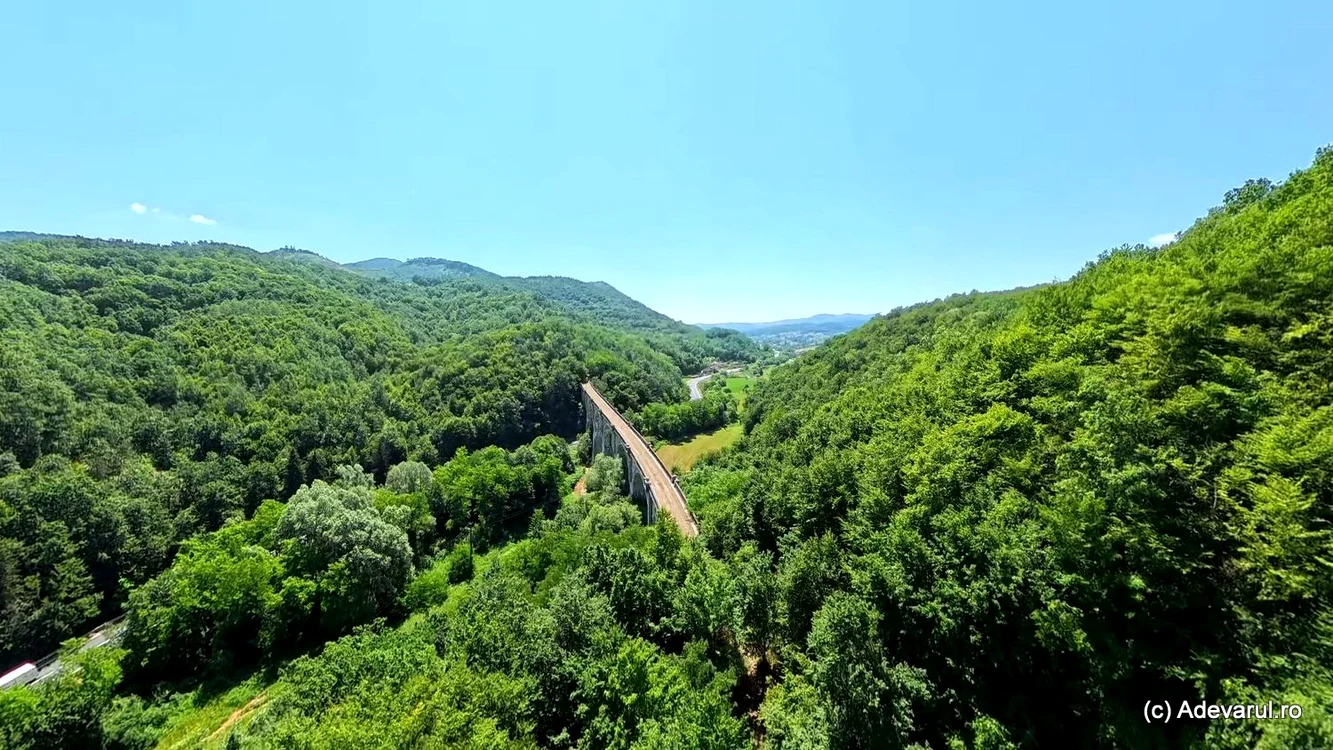 Calea ferata Deva-Brad, viaductul Luncoiu (© Daniel Guță / ADEVĂRUL)